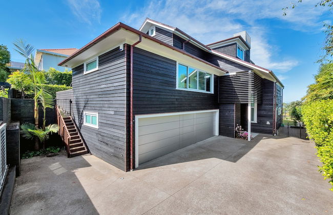 Elegant Sea-View Villa on the Northshore - Photo 48