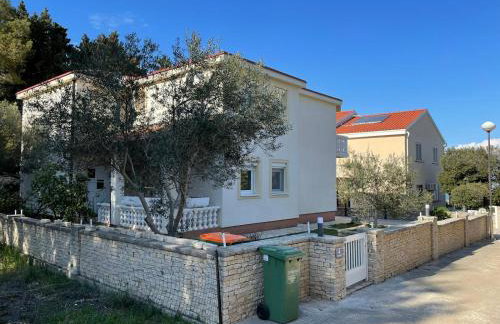 Apartments by the sea Susica, Ugljan - 21389 - Photo 3