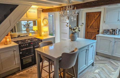 Rainbow Cottage Spacious Detached Home, Hot Tub, Sleeps 7 - Foto 34