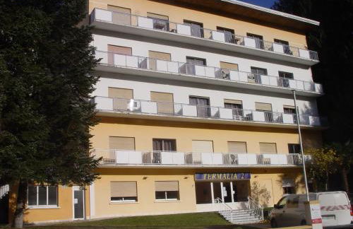 T2 bis Capvern les Bains , calme , face au parc thermal - Foto 8