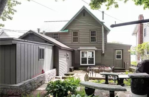 Riverside Cabin with Private Fishing Access! - Foto 25