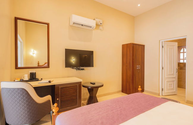 Emperor Ozran by Alaya Stays - Photo 40