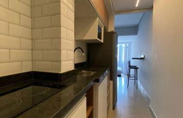 Lindo Studio em Frente à Praia do Embaré! - Foto 9