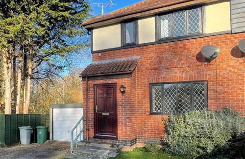 Restful Riverside Home - Foto 3