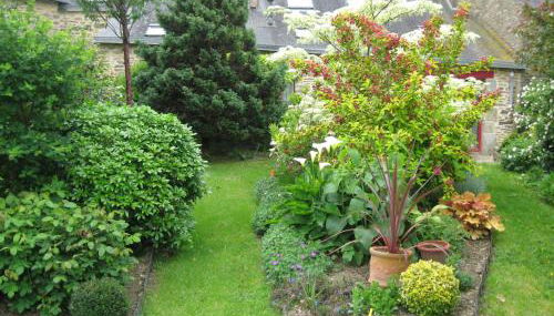 Gites du ROHERAN - Foto 3, Garden view