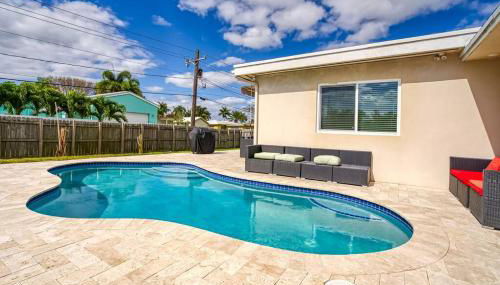 Tranquil Retreat with HEATED POOL Minutes to the Beach - Foto 3