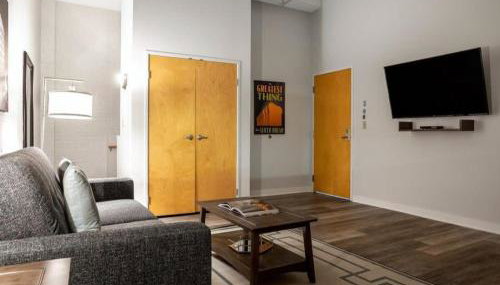 BOLD 2BR 2BA In The Block Apartment by CozySuites! - Foto 4