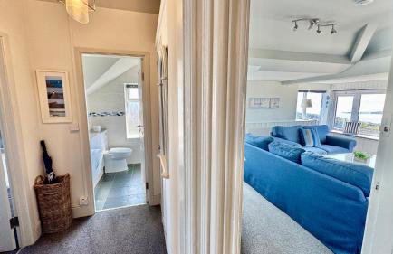 HEADLANDS-2 BED-SEA VIEW APARTMENT-TREARDDUR BAY - Photo 13