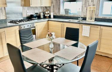 Mannys Apartment - Nice & Cozy 4Bed Flagship Lodge - Photo 38