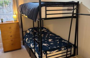 Spacious, sleeps 7, 2 baths, Central Saltash - Photo 41