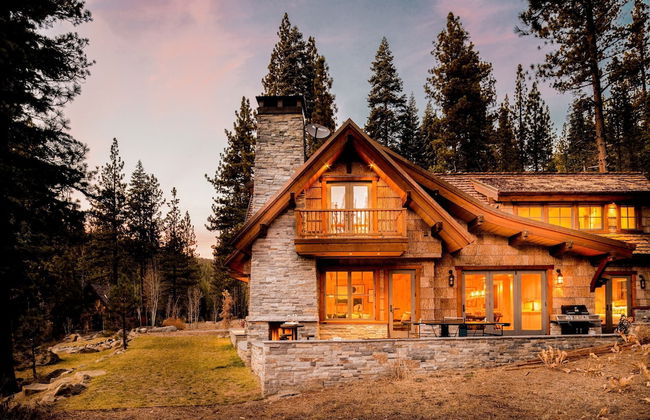 Hunter by Avantstay Riverfront Cabin w Prvt Cottage 5mins From Palisades - Photo 1