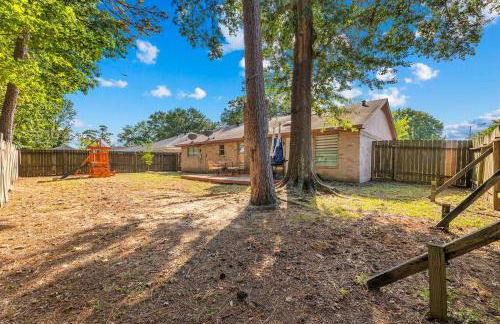 Spacious Retreat - Near IAH Airport & Lake Houston, Sleeps 9 - Foto 26