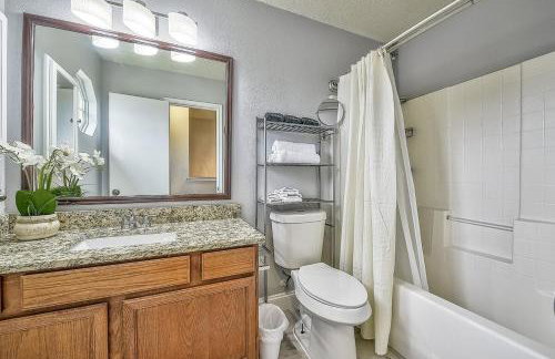 Centrally Located DFW Retreat - Foto 13