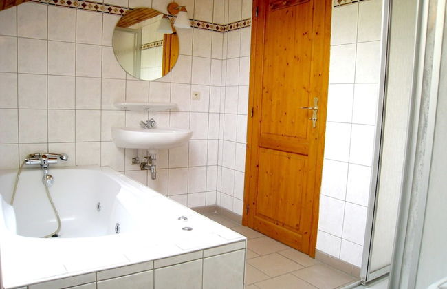 Modern Holiday Home with Hot Tub & Sauna in Ardennes - Foto 36