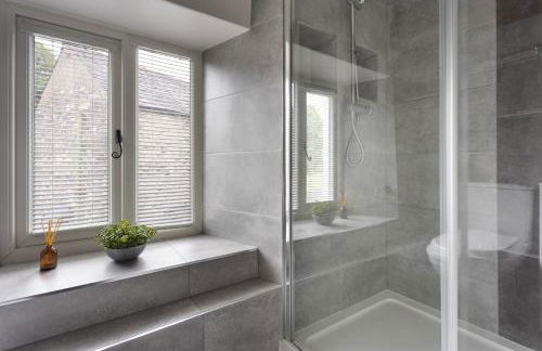 Coronation Family Cottage, Modernised 200-Year-Old Lake District Cottage with Private Hot Tub and Parking - Ridgestone - Foto 53