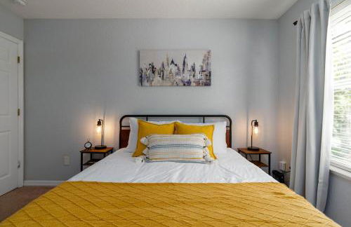 Modern DT Home-King size Bed-Patios-Long Stays-WiFi - Foto 37