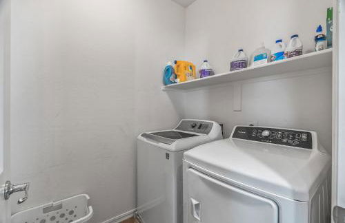 Entire Home in Surprise Downtown, Arizona - Foto 4