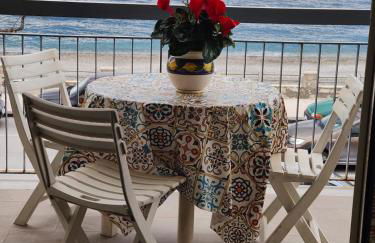 Mirone Apartment FRONTE MARE beachfront house - Foto 25