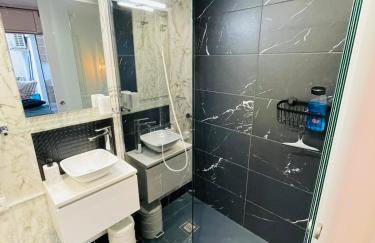 Stunning 2 bedroom Apartment with great design Sitges centre beach - Photo 14