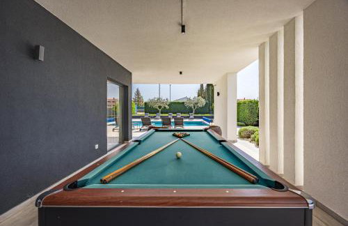 Villa Ula in Pula with heated pool, sauna & private tennis court - Photo 47