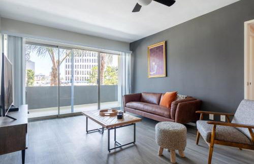 Brentwood 2BR w Outdoor Pool nr shops LAX-146 - Foto 1