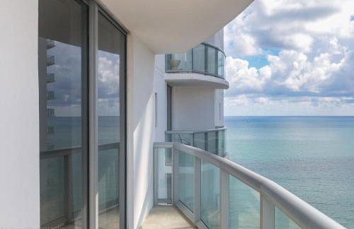 Steps to the Sand Beachfront Escape- 25th Floor Views - Foto 7