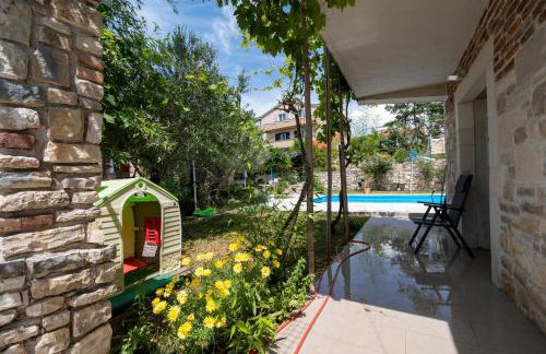 Family friendly house with a swimming pool Radovin, Zadar - 21307 - Foto 13