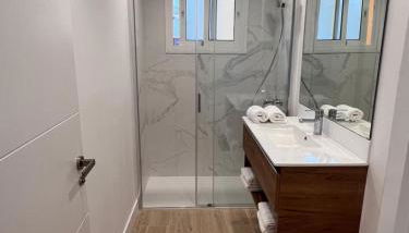 Apartamento Playamar - Torremolinos primera línea playa - Foto 5, Shower