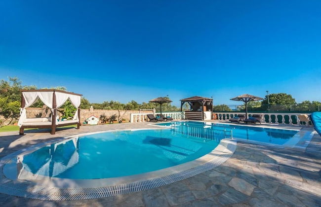 Villa Maxim with Private Pool & Tennis Court - Foto 24