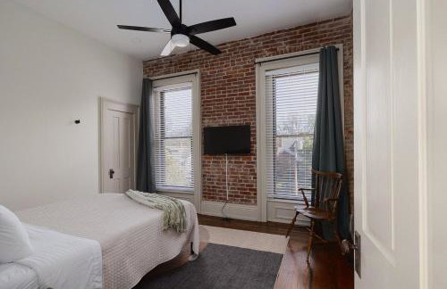 Blushing Pink Manor! Off Frankfort Ave! 8 BR! - Foto 39