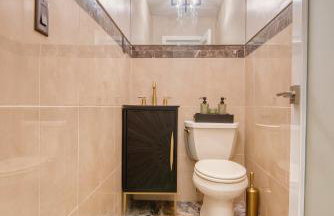 Bushwick Gem with Spacious King Bed, 2 Baths with Modern Kitchen & Steps to train - Foto 11