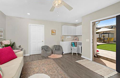 The Gathering Place - Guest Favorite with Huge Yard - Foto 19