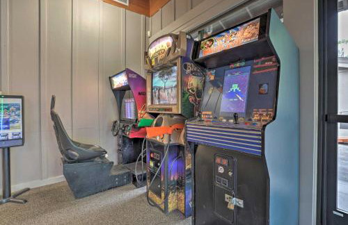 Resort-Style Klamath Falls Home, Golf Course View! - Foto 26