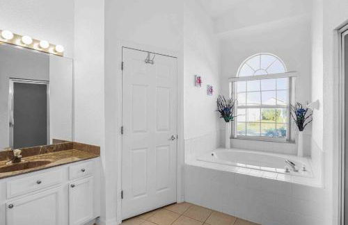 Orlando Disney 5BR Vacation Home, 2 Suites, Private Pool & Spa - Foto 53