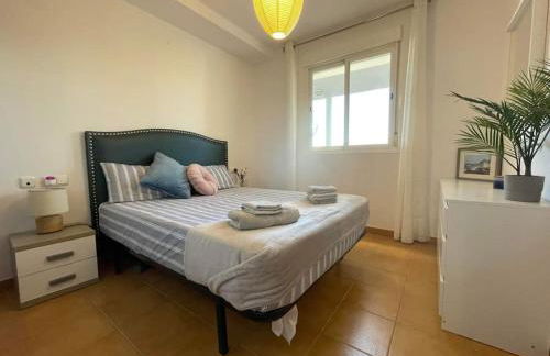 South facing 1 bed apartment, near beach - Photo 6