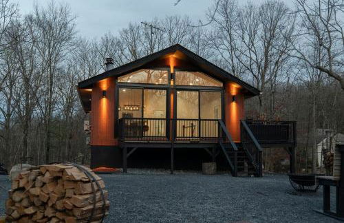 Modern Retreat Poconos 3BR Fire Pit Skiing - Foto 27