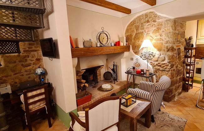 La Terrazza, Historic Tuscan Stone Residence With Garden and Terrace in Cetona - Photo 26