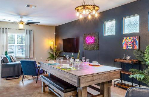 Upstay Entertainment Hub w Games & Outdoor Firepit - Foto 6