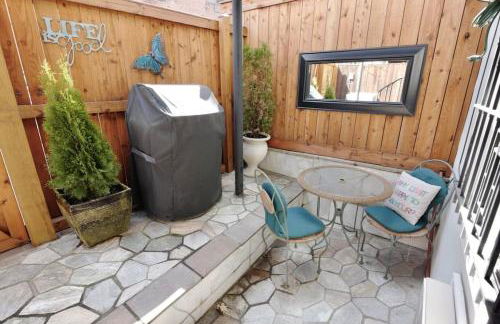 Four Reasons- Location Food Night Life Comfort - Foto 5