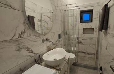 Drios Hillhouse - Photo 10