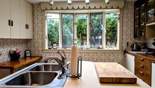 Spacious Waterfront Cottage with Private Beach and Deck, Near Acadia National Park in Hancock Point, Maine - Photo 4