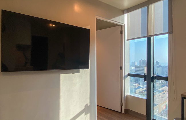 w Modern 1BR w AC Near Kennedy Park - Photo 4