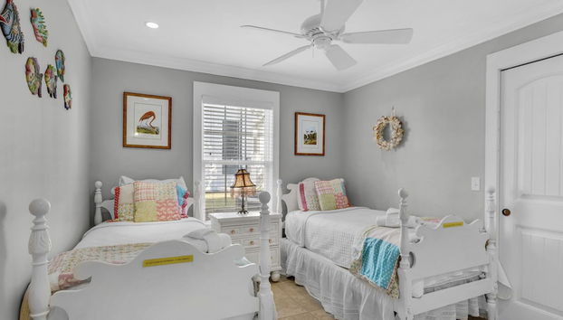 Intensive Care - Steps From the Ocean w/ Golf Cart! - Foto 5, Habitación