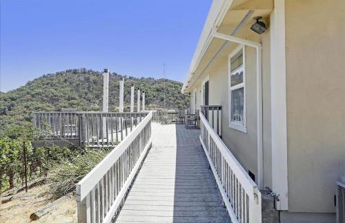 Napa Vineyard with Stunning Views By Allevo Homes - Foto 32