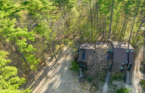 Half Mile to Ski Slopes Conway Condo with Hot Tub! - Photo 32