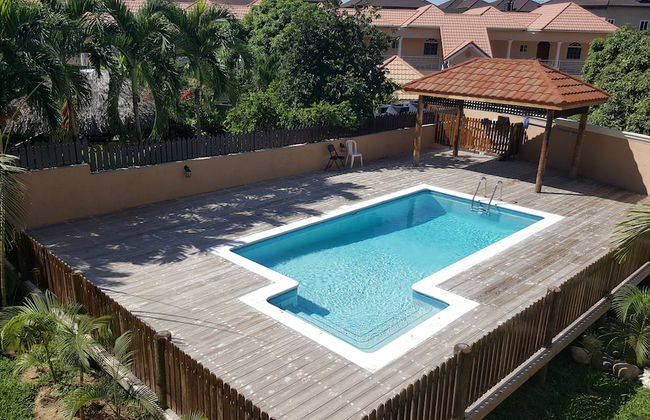 Executive Suites - Palms of Ottawa - Photo 1