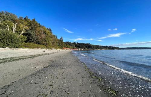 Stunning House with Views of Puget Sound! Ideal for Family Reunions - Photo 148