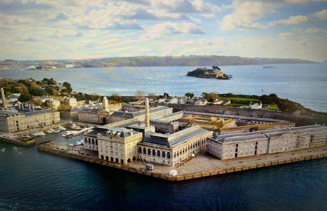 Two-bedroom Apartment at Royal William Yard - Photo 18