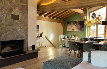 Les Hirondelles de Bellevue - spacieux logement avec cheminée - Foto 8