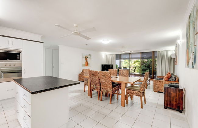 Roydon Beachfront Apartments - Photo 27